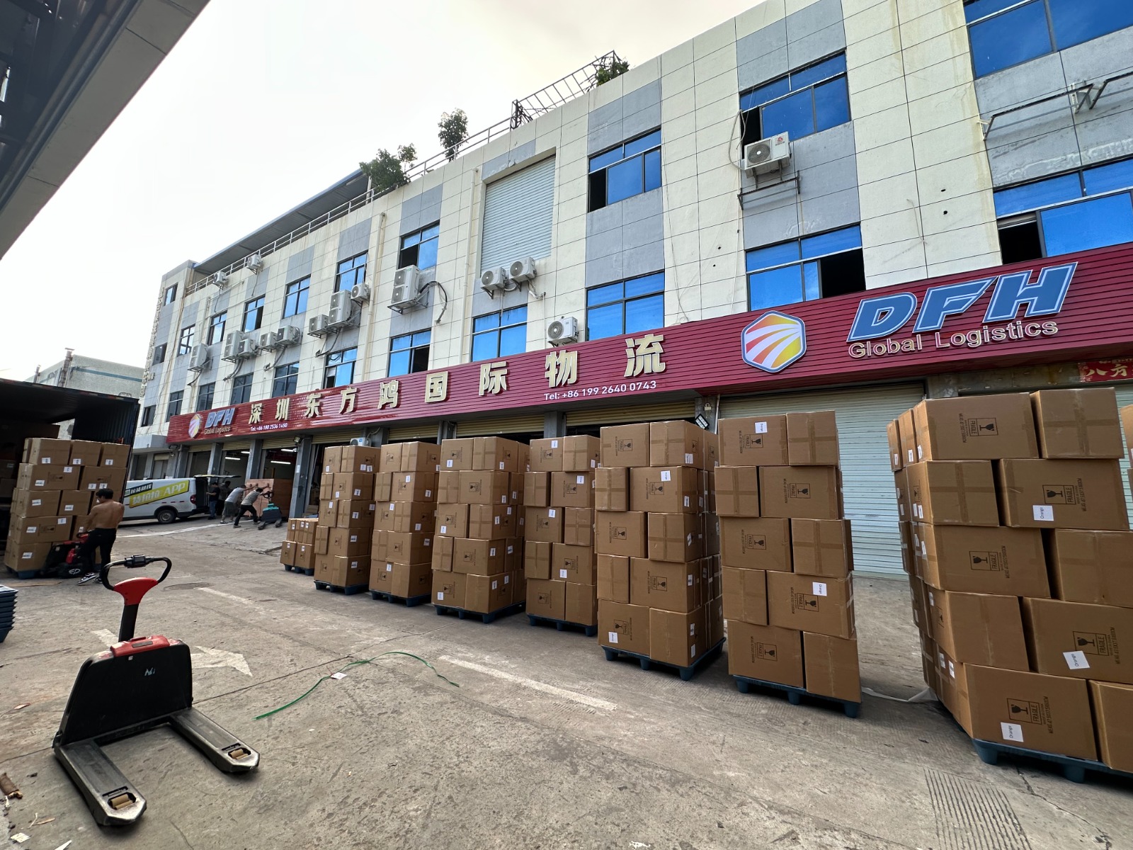 Goods from multiple suppliers arriving at the DFH warehouse in China